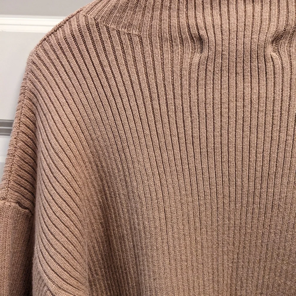 Moodie mock neck balloon sleeve sweater- size large